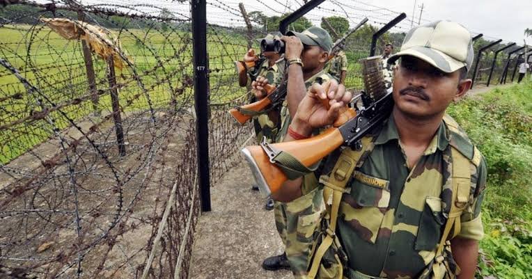 BSF में पायें नौकरी, सब-इंस्पेक्टर समेत विभिन्न पद, शीघ्र करें आवेदन