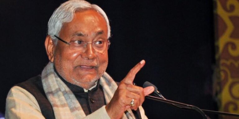शपथ ग्रहण के दौरान नीतीश कुमार से हो गई यह बड़ी चूक, क्या हैं इसके मायने.