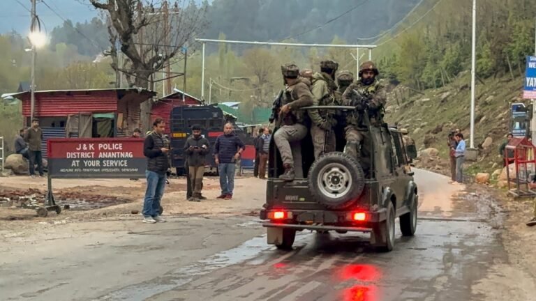Pahalgam Attack: मारे गए शख्स के परिवार को 20 लाख, पत्नी को मिलेगी नौकरी, इस राज्य के CM का ऐलान