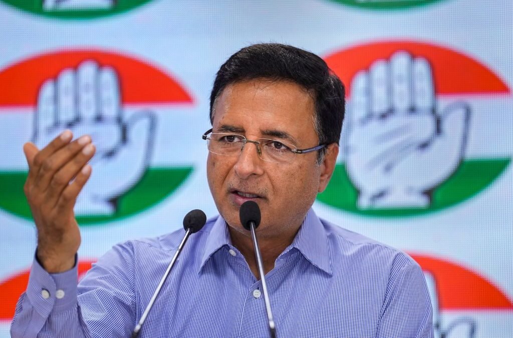 पाकिस्तान-से-तना-तनी-के-बीच-रणदीप-सुरजेवाला-का-विवादित-बयान,-बोले-‘कई-बीजेपी-नेताओं-के-isi-से-संबंध’