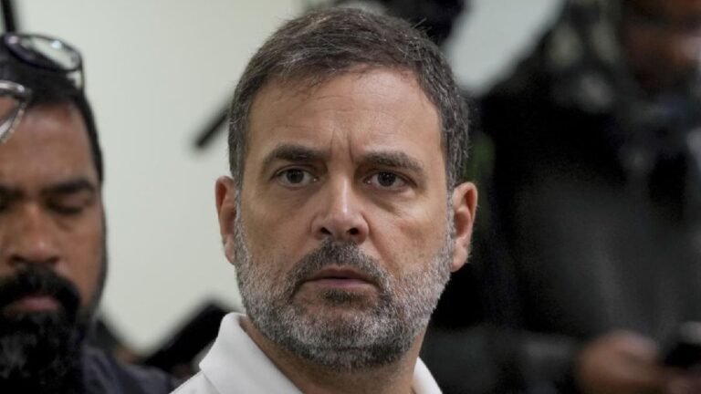 शुभम द्विवेदी के परिवार से मिलने कानपुर पहुंचे राहुल गांधी, पहलगाम आतंकी हमले में गई थी जान