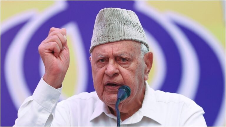 फारूक अब्दुल्ला पहले बोले- ‘पाकिस्तान ने चूड़ियां नहीं पहन रखी’, अब लिया यूटर्न; जानें क्या कहा